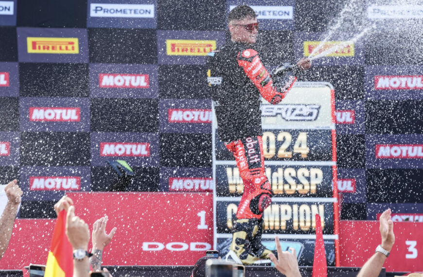 Adrián Huertas, campeón del mundo de WorldSSP