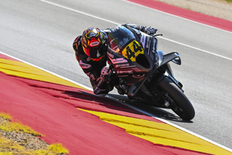 ESBK Motorland Aragón: sábado de temperaturas y carreras extremas