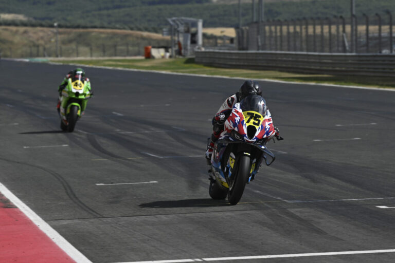 ESBK Navarra 1: pole para Román Ramos, pero victoria de Ivo Lopes