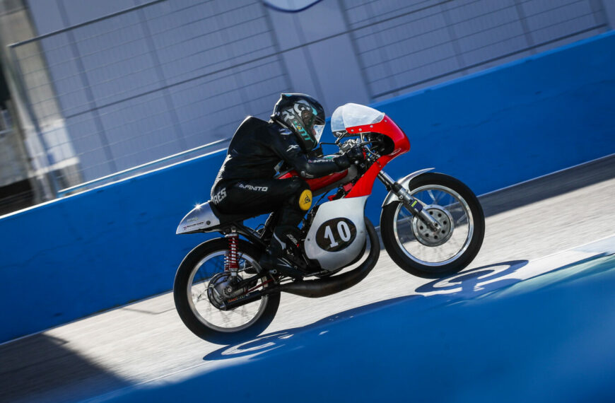 Velocidad Clásicas y EVO: las motos clásicas vuelan en Jerez