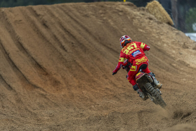 El equipo nacional de MXGP de la RFME planta cara al «infierno» de Riola Sardo