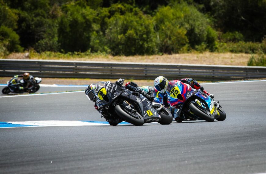 Odendaal se toma la revancha en Superbike en otra jornada de emoción en el ESBK