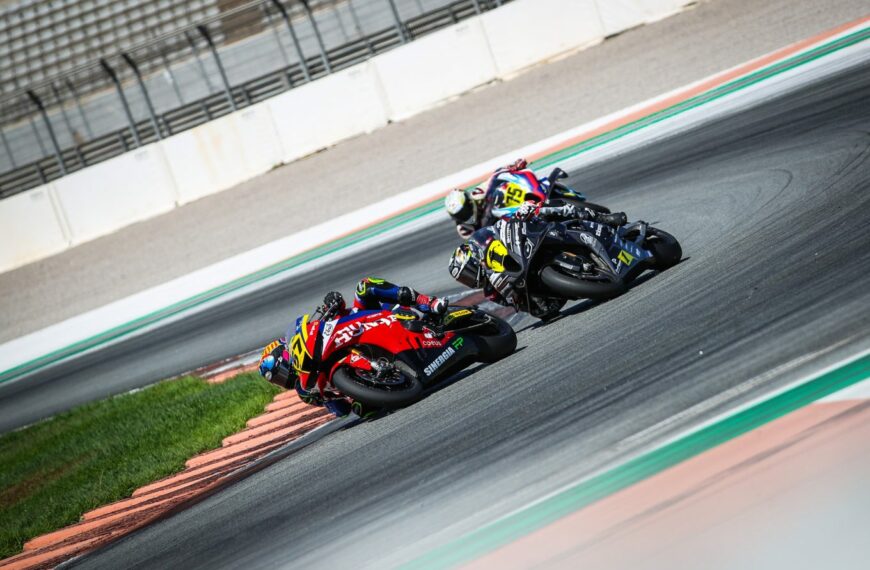 Palomera gana una SBK de infarto decidida en la última vuelta en Valencia