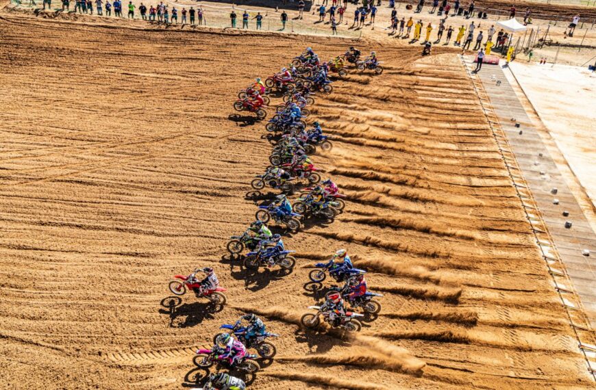 Butrón se pone líder de MX1 y Miró gana la manga conjunta en MotorLand