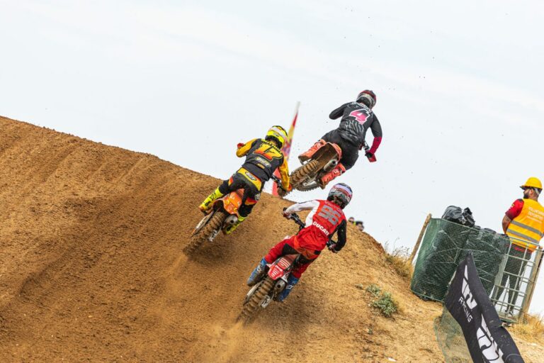Víctor Alonso, Adrià Monné y Oleguer Riba ganan en el MX de Morón